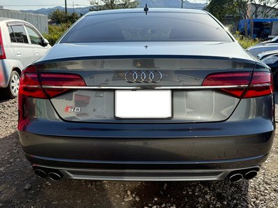 AUDI S8 - 5