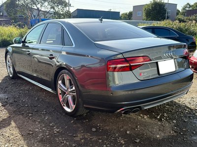 AUDI S8 - 4