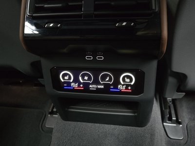 2025 BMW 5 SERIES — миниатюра 28