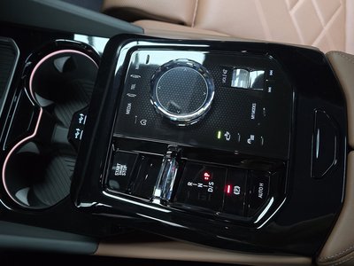 2025 BMW 5 SERIES — миниатюра 12