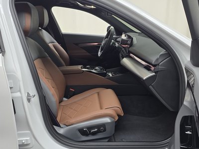2025 BMW 5 SERIES — миниатюра 16