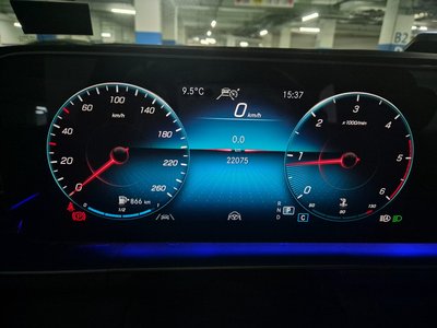 MERCEDES-BENZ GLS - 2