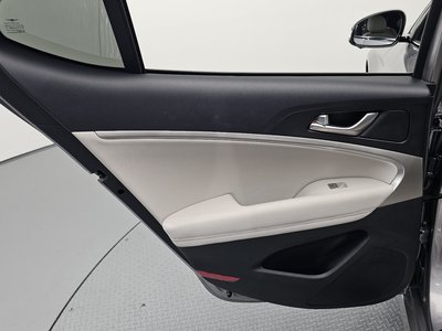 2021 Genesis THE NEW G70 — миниатюра 15