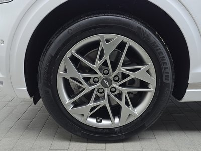 صورة 6 لـ 2021 Genesis GV70