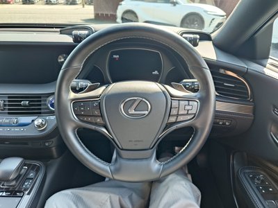 2018 Lexus LS — миниатюра 13