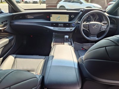 LEXUS LS - 9