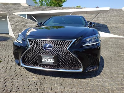 LEXUS LS - 6