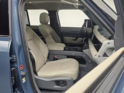 LAND ROVER DEFENDER - 10