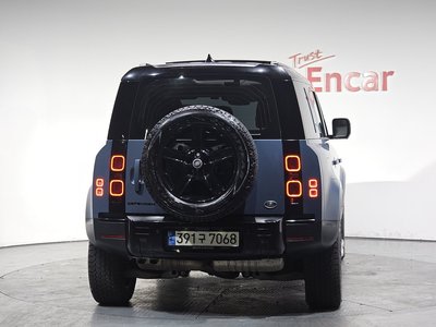 LAND ROVER DEFENDER - 4