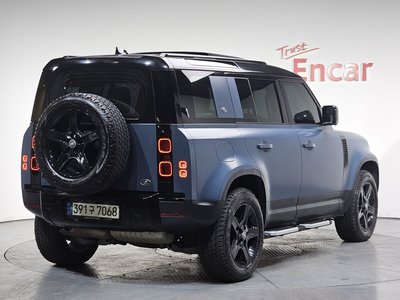 LAND ROVER DEFENDER - 2