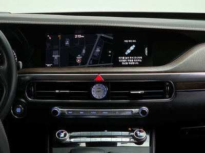 2020 Genesis G90 — миниатюра 15