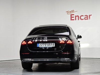 MERCEDES-BENZ E-CLASS - 4
