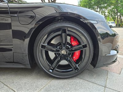 صورة 6 لـ 2025 Porsche TAYCAN