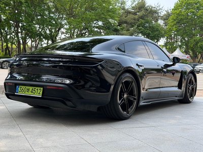 صورة 4 لـ 2025 Porsche TAYCAN