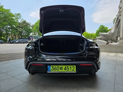 صورة مصغرة 17 لـ 2025 Porsche TAYCAN