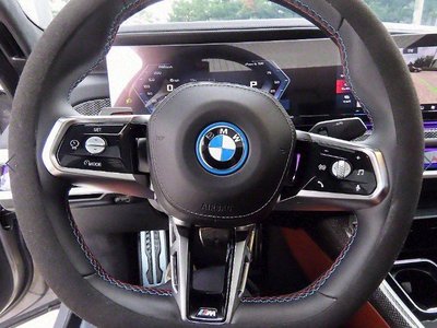 BMW I7 - 8