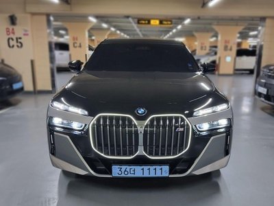 BMW I7 - 1