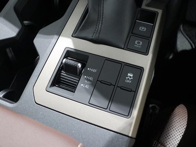 صورة مصغرة 49 لـ 2024 Toyota LAND CRUISER 250