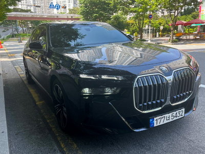 BMW 7 SERIES - 1