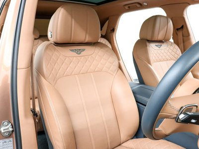 BENTLEY BENTAYGA - 9