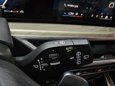 2023 BMW X7 — миниатюра 27