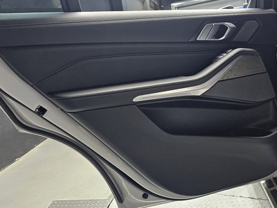 2023 BMW X7 — миниатюра 15