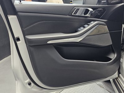2023 BMW X7 — миниатюра 14