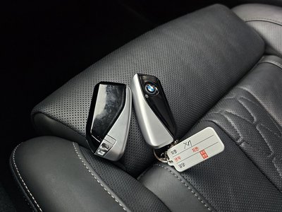 2023 BMW X7 — миниатюра 32