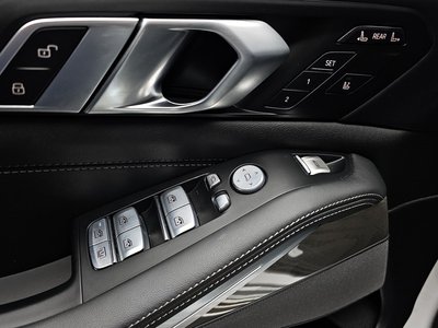 2023 BMW X7 — миниатюра 30