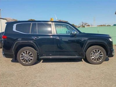 TOYOTA LAND CRUISER - 10