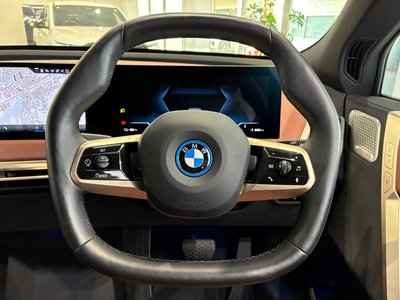 2024 BMW IX thumbnail 18