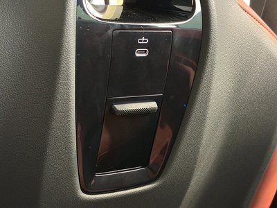 2024 BMW IX thumbnail 23
