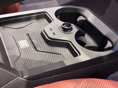 2024 BMW IX thumbnail 36