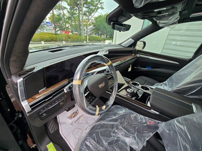 CADILLAC ESCALADE 5TH GENERATION - 4