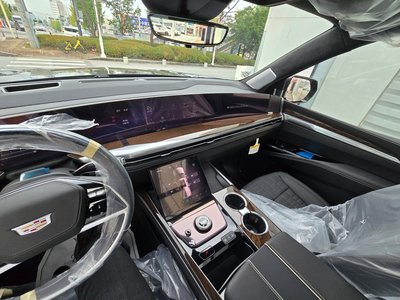 CADILLAC ESCALADE 5TH GENERATION - 8