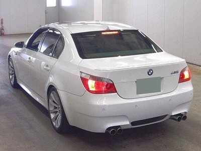 صورة 1 لـ 2005 BMW M5