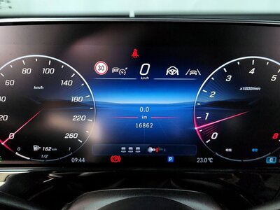 MERCEDES-BENZ E-CLASS - 7