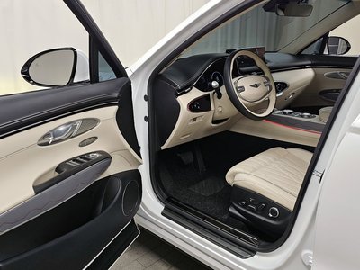 2024 Genesis GV70 — миниатюра 13