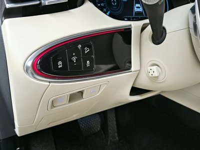 2024 Genesis GV70 — миниатюра 25