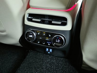 2024 Genesis GV70 — миниатюра 31