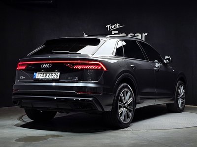 صورة 4 لـ 2021 AUDI Q8
