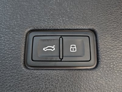 2021 AUDI Q8 thumbnail 30