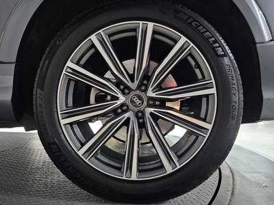 صورة 8 لـ 2021 AUDI Q8