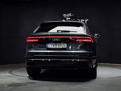 صورة 3 لـ 2021 AUDI Q8