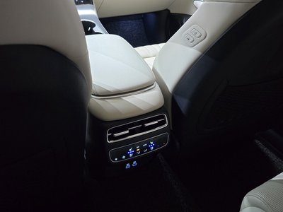 صورة مصغرة 31 لـ 2025 Genesis GV70