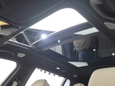 2021 BMW X7 thumbnail 25