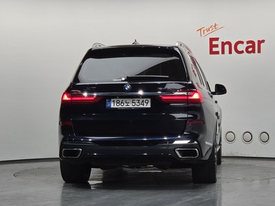 2021 BMW X7 photo 4