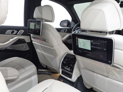 2021 BMW X7 thumbnail 28