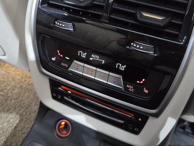 2021 BMW X7 thumbnail 30