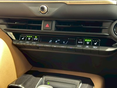 صورة مصغرة 63 لـ 2025 Toyota CROWN SPORT